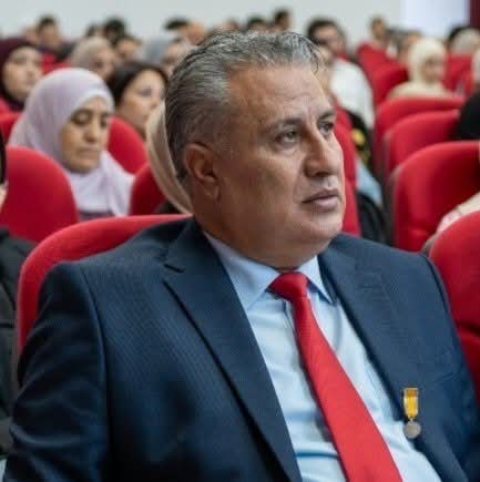 الأستاذ محمود درويش