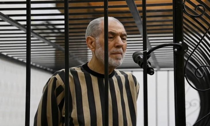 أحمد حسون في قفص الاتهام بالمحكمة. لقطة شاشة